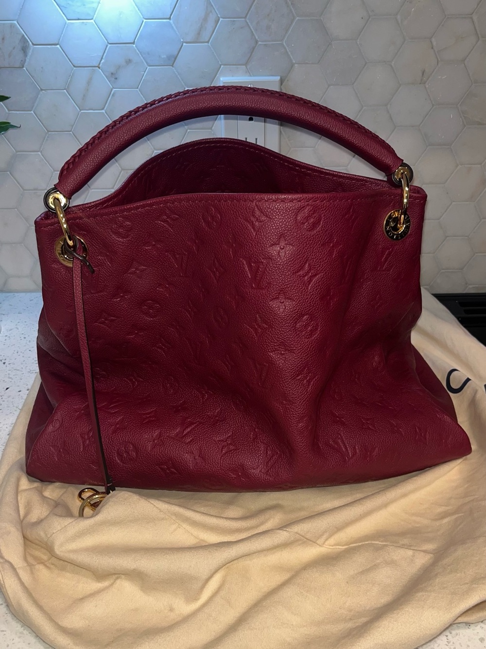 Louis Vuitton Artsy Shoulder Bag
